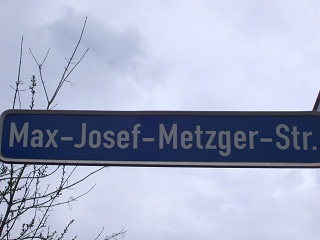 Foto vom Straßenschild Max-Josef-Metzger-Straße