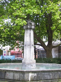 Foto vom Brunnen an der Josef-Rüderer-Straße in München