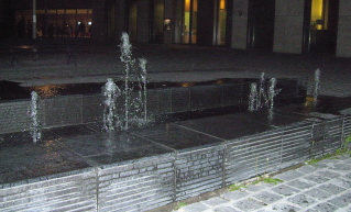 Foto vom Fontänenbrunnen auf dem Jakobsplatz in München