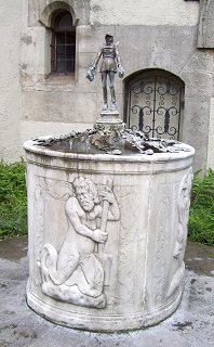 Foto vom Brunnen im Innenhof des Künstlerhauses in München