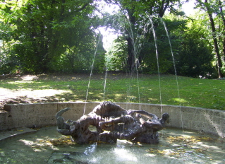 Foto vom Justus-Liebig-Brunnen in München