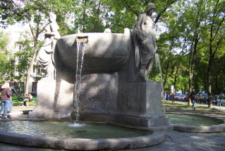 Foto vom Nornenbrunnen in München