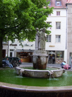 Foto vom Brunnen vor St. Lamberti in Münster