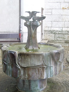 Foto vom Brunnen vor St. Laurentius in Neustadt a.d.Donau