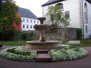 Foto vom Herkulesbrunnen in Neustadt an der Orla