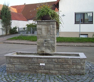 Foto vom Dorfbrunnen in Herkheim