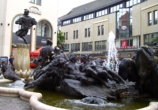 Foto vom Ehekarusellbrunnen in Nürnberg