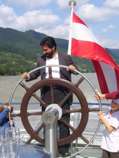 Foto von Pfarrer Johnson auf dem Schiff