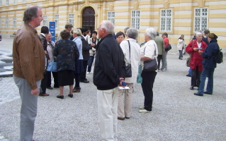 Foto von Pilgern vor Stift Melk