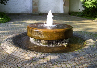 Foto vom Brunnen vor der Dominikanerkirche in Osnabrück