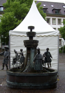 Foto vom Brunnen der Stände vor St. Johann in Osnabrück