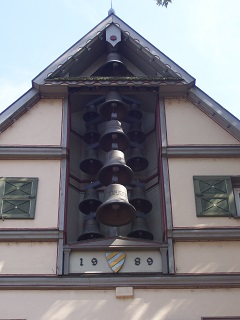 Foto vom Glockenspiel am Haus Grüner Baum
