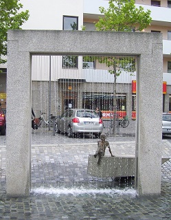 Foto vom Brunnen in der Bischof-Kumpfmüller-Straße in Regensburg