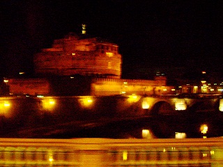 Foto von der Engelsburg im Vatikan bei Nacht