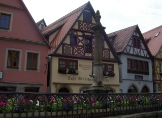 Foto vom Röderbrunnen in Rothenburg