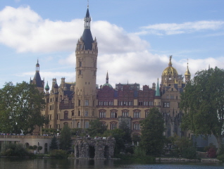 Foto vom Schloss in Schwerin mit alter barocker Fassade