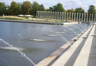 Foto der Wasserdüsen in den Burgsee in Schwerin