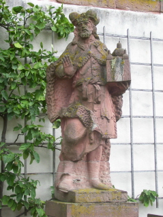 Foto vom Einhards-Denkmal in Seligenstadt