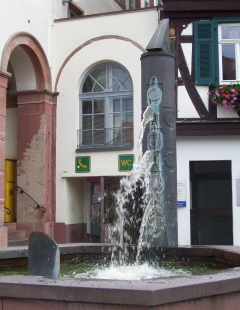 Foto vom Stadtbrunnen in Seligenstadt