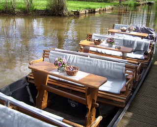 Foto von unserem Spreekahn bei der Kahnfahrt im Spreewald