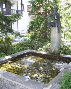 Foto vom Flötenspielerbrunnen in Starnberg