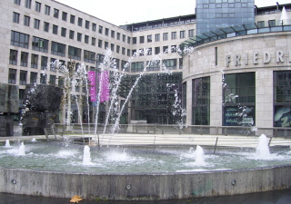 Foto vom Brunnen auf dem Börsenplatz in Stuttgart