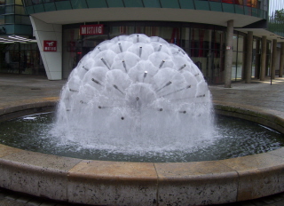 Foto vom Pusteblume-Brunnen in Stuttgart