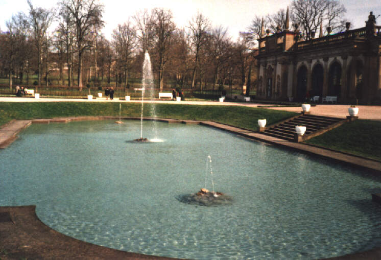 Foto der Fontänen im Schlossgarten in Weikersheim