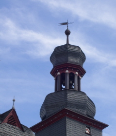 Foto vom Glockenspiel am Alten Rathaus in Lorsch