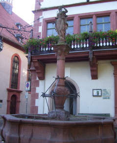 Foto vom Marktbrunnen in Weinheim