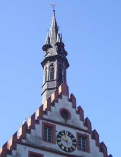 Foto vom Glockenspiel am Alten Rathaus in Weinheim