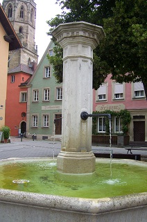 Foto vom Brunnen bei St. Andreas in Weißenburg