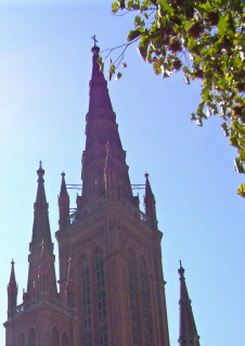 Foto vom Glockenspielturm der Marktkirche in Wiesbaden