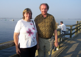 Foto von Alfred und Gerlinde auf der Seebr&uuml;cke in der Wismar-Bucht