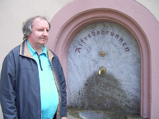 Foto vom Alfredsbrunnen in Würzburg