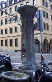 Foto vom Brunnen an der Juliuspromenade in Würzburg