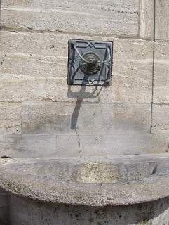 Foto vom Obeliskbrunnen in Würzburg