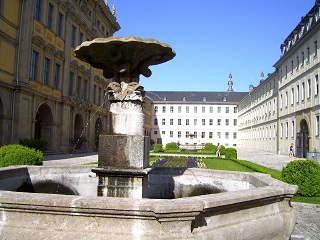Foto vom Innenhof im Juliusspital in Würzburg