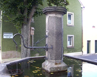Foto vom Brunnen in der Feldstraße in Wunsiedel