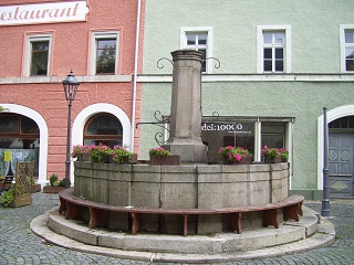 Foto vom Marktplatzbrunnen in Wunsiedel