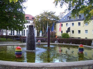 Foto vom Regenbogenbrunnen in Wunsiedel