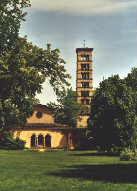 Foto der Friedenskirche im Park Sanssouci in Potsdam