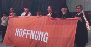 Foto vor dem Auszug beim Abschlussgottesdienst