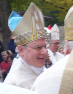 Foto vom Bischofsempfang vor dem Dom