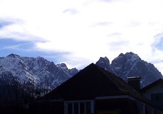 Foto der wolkenlosen Zugspitze