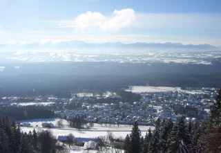 Blick auf das verschneite Hohenpei&szlig;enberg