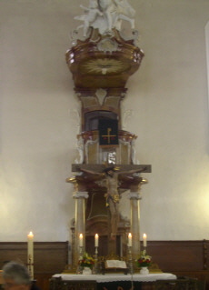 Foto vom Altar in St. Nikolaus in Aalen