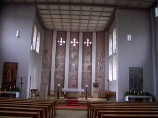 Foto vom Altarraum in Heiligste Dreifaltigkeit in Altdorf