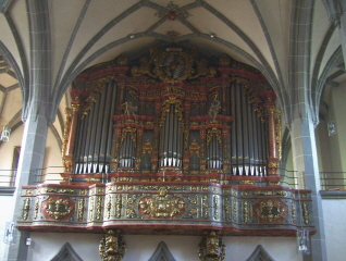 Foto der Orgel in St. Philipp und Jakob in Altötting
