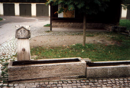 Foto vom Dorfbrunnen in Tauberzell